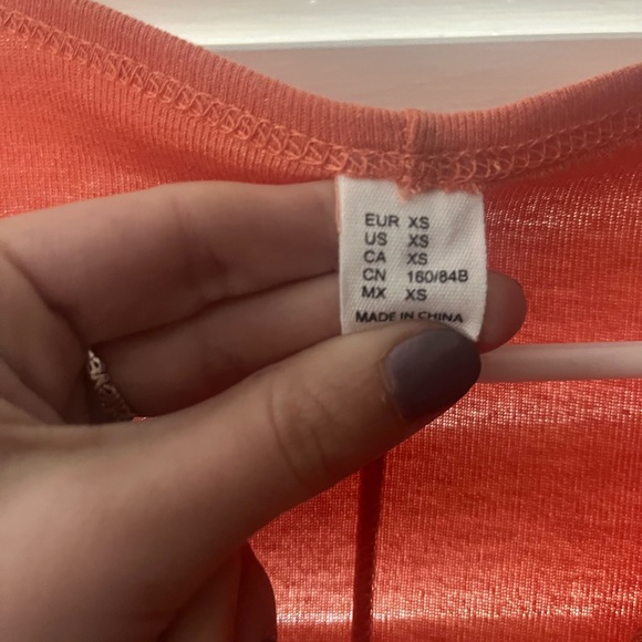 Short sleeve V neck twist front dress - Picture 2 of 4